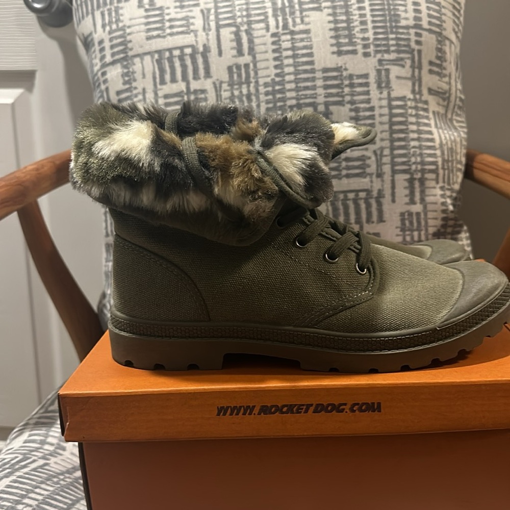 Rocket dog olive